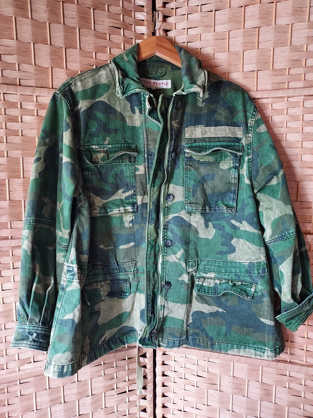 💚Free People Camo Utility Jacket XS | Distressed Military Style💚